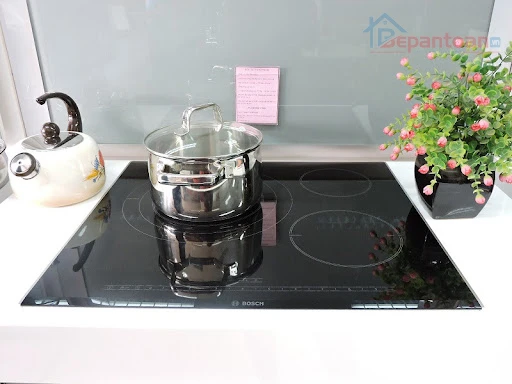 https://static.bepantoan.vn/userfiles/images/bep-tu-bosch-co-hoat-dong-tot-khi-dien-yeu-khong-3.jpg
